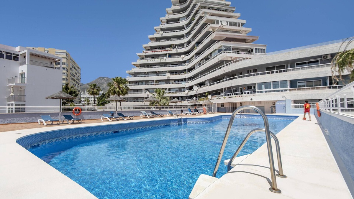 Benalmadena Costa Apartment | Edificio Cielomar - wedding cake - with fantastic sea views