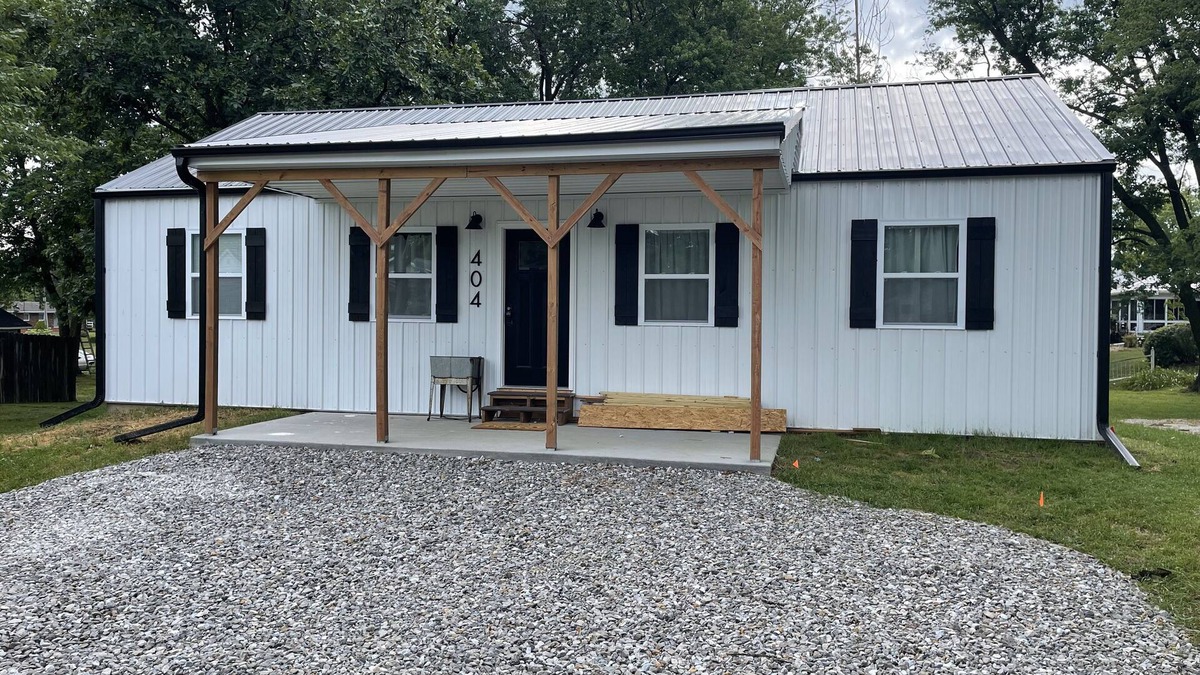 Edina Cabin | Edina Missouri New Cabin in Rural Area