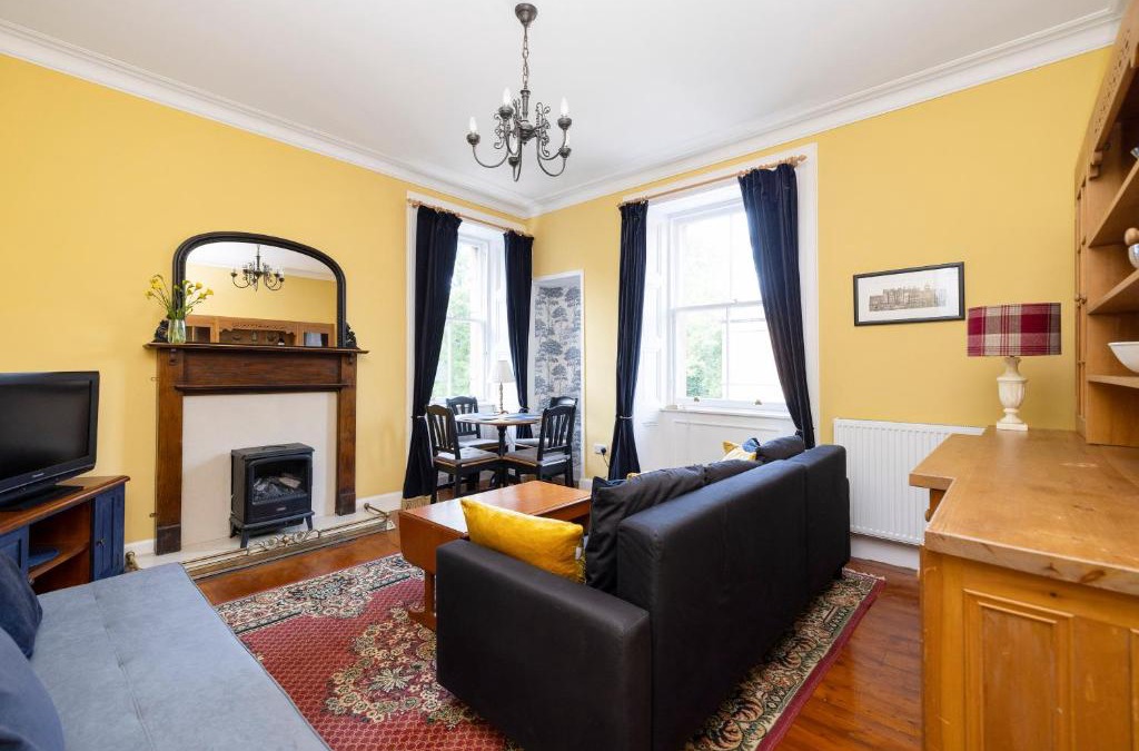 Gifford Apartment | Edinburgh Holyrood Park Views Apartment