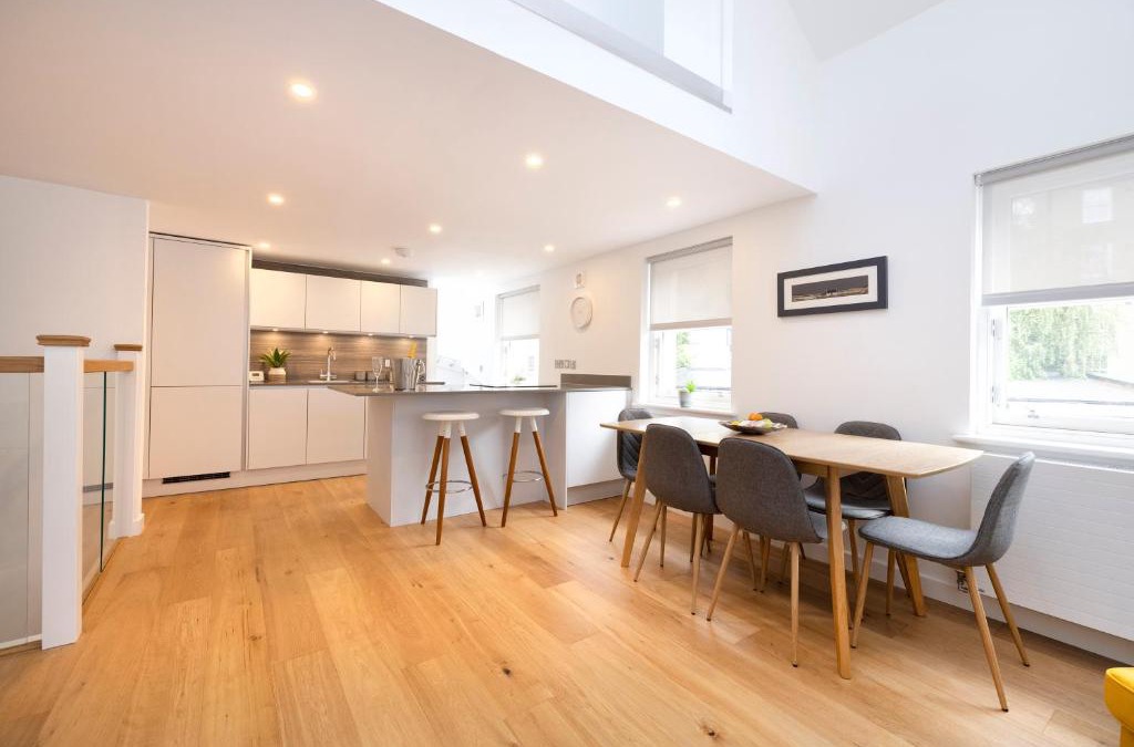 Leith Apartment | Edinburgh Modern 3-Storey 3-Bedroom City Apartment