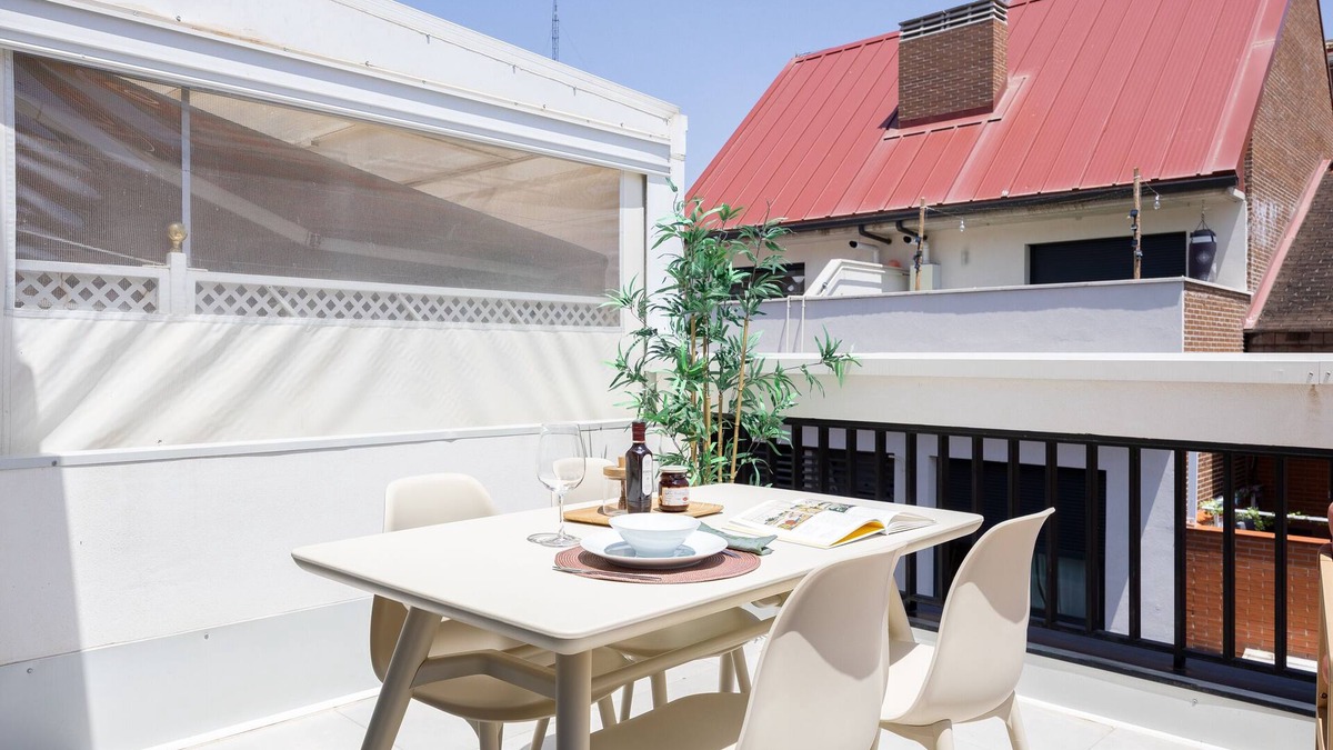 Canillas Hotel | Edmond Vibes Airport - Ifema Hub