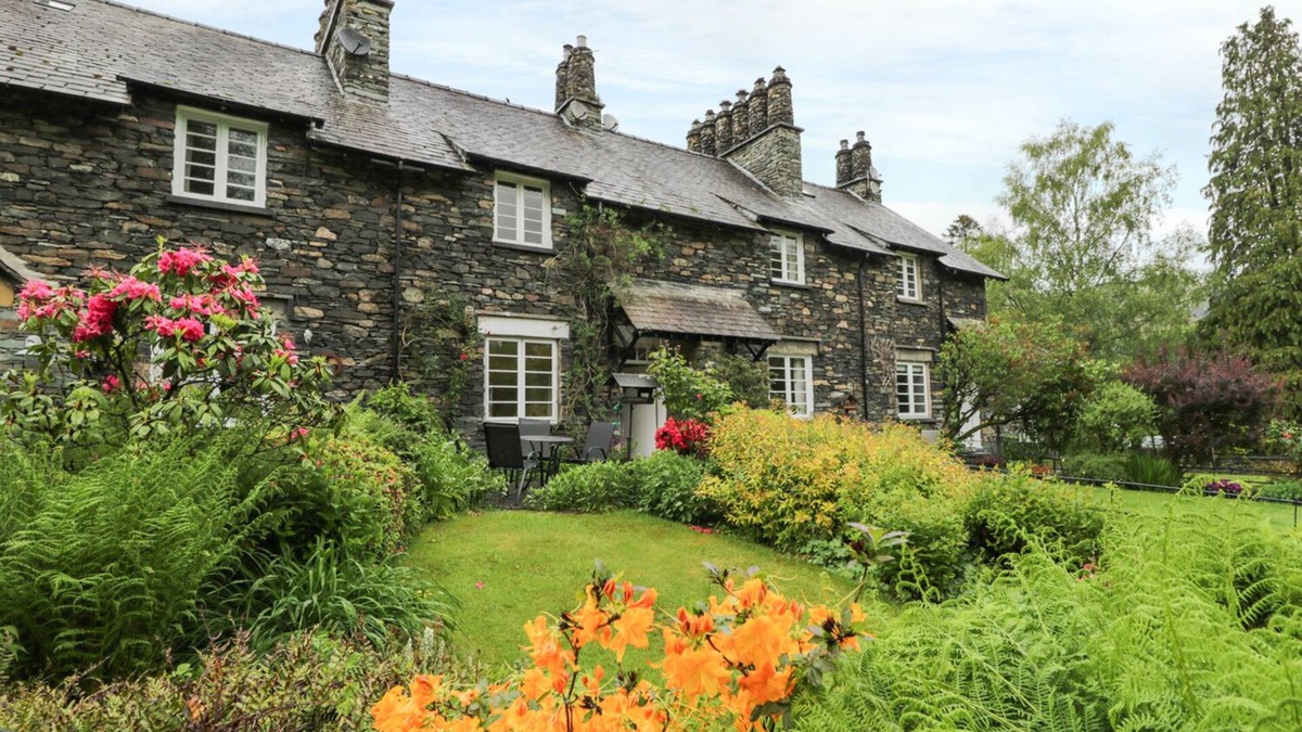 Skelwith Bridge Cottage | EDNAS COTTAGE, with a garden in Skelwith Bridge