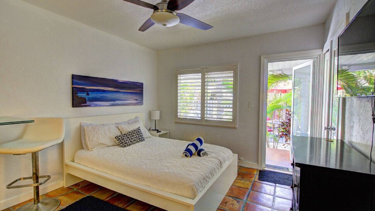 Hendricks and Venice Isles House | Efficiency 3 on water las olas/beach free kayaks.