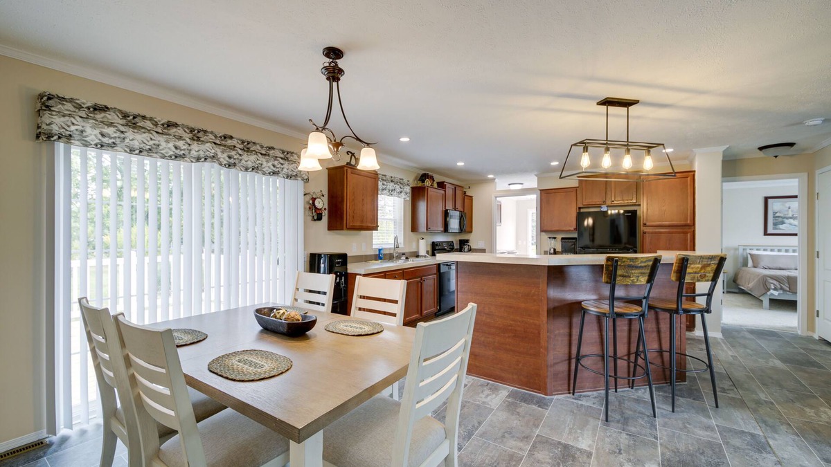 Pimento House | Efficiently Equipped Lewis Home: Deck & Gas Grill!