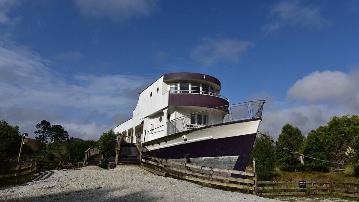 Waitomo Caves Boat Rental | Effort Unit Waitanic Park Waitomo Woodlyn Park