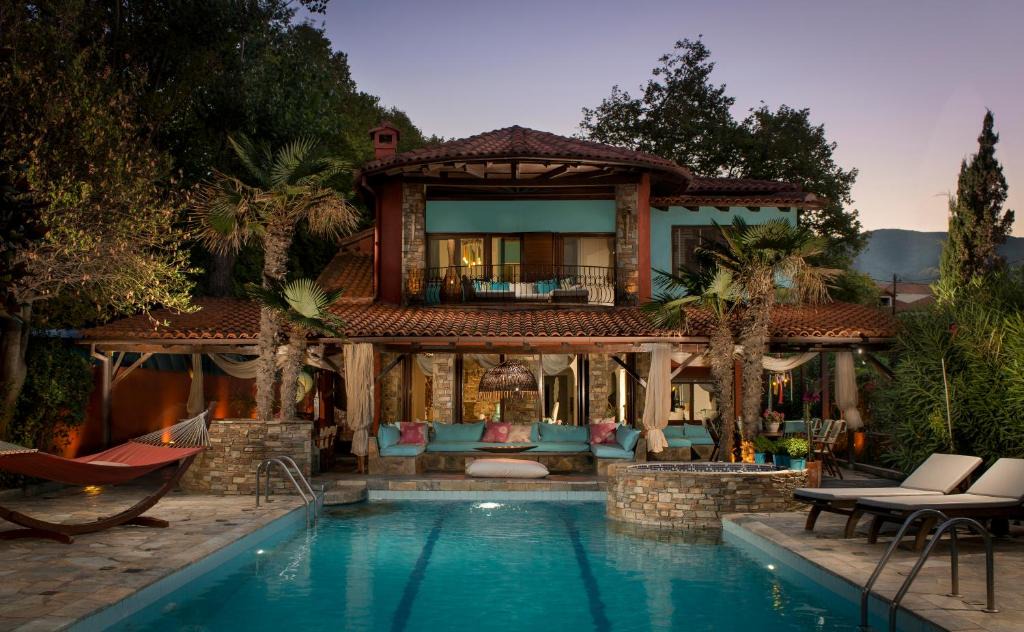Nei Pori Villa | Efharis Beachfront Villa