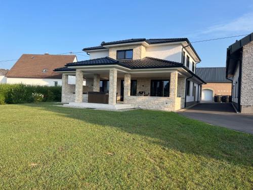 Oberdorla House | Eifelfinca