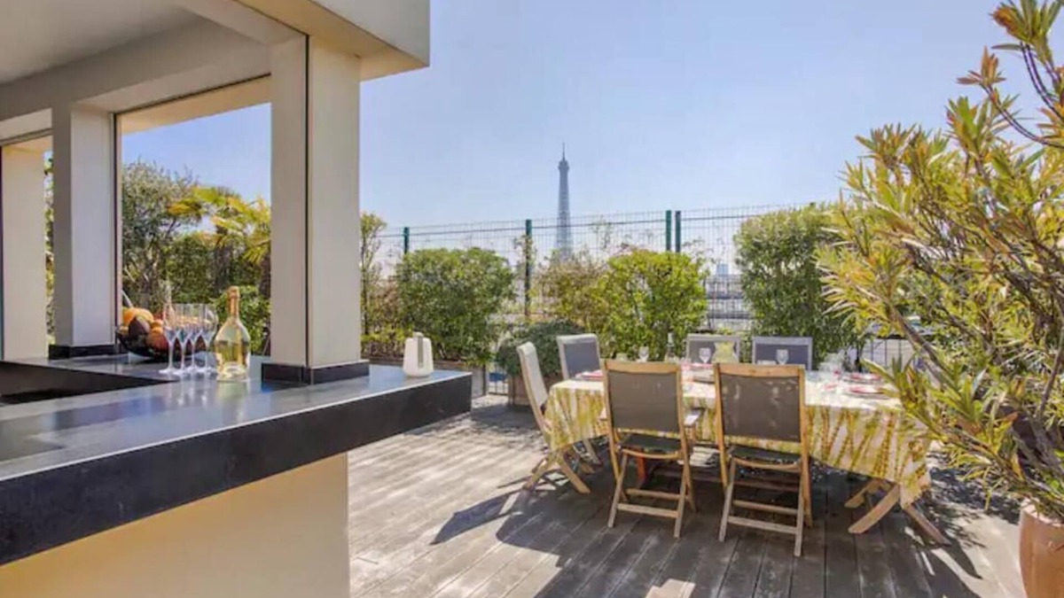 16th Arrondissement House | Eiffel Tower - Penthouse Trocadéro