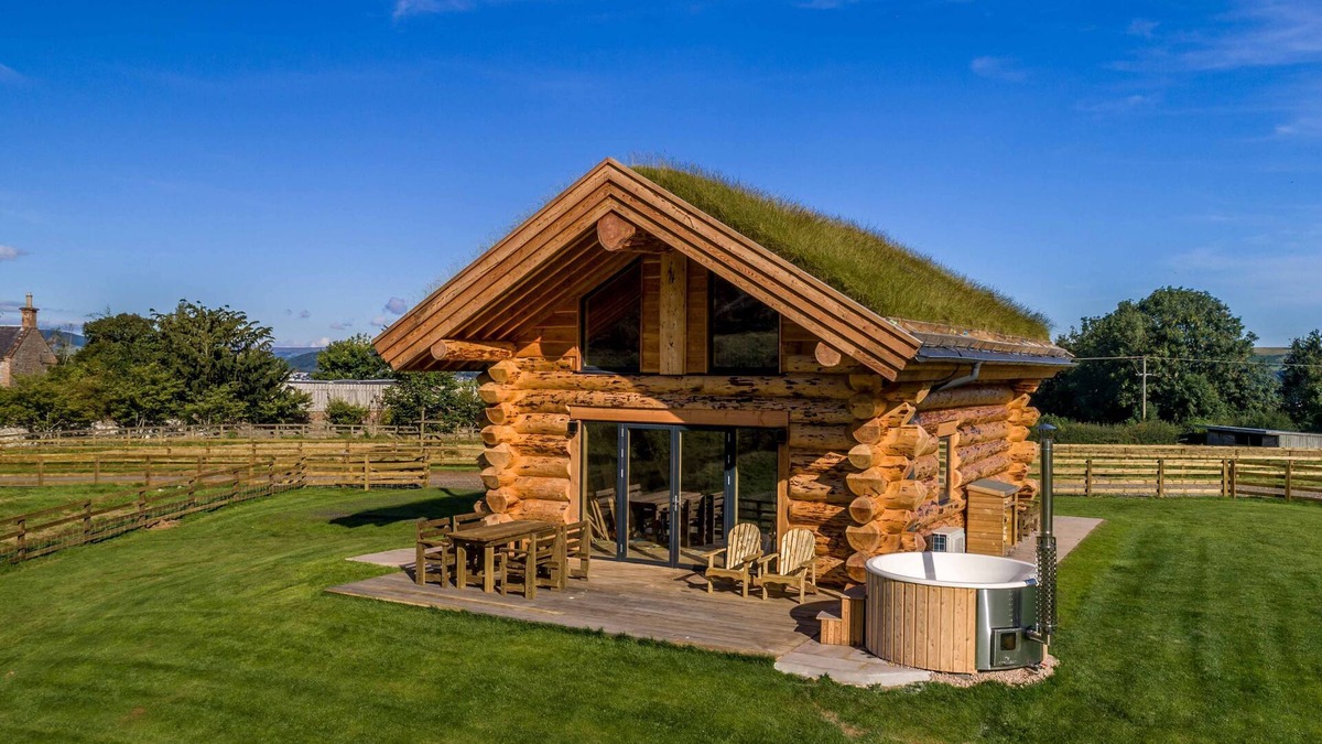 Melrose Cabin | Eildon Melrose Holiday Cottages & Log Cabins - Luxury Log Cabin with Hot Tub