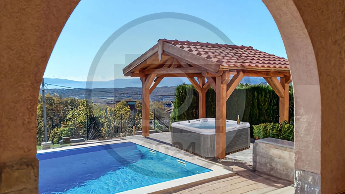 Viskovo Villa | Ein Wunderschönes Haus mit Pool und Whirlpool für 10 Personen