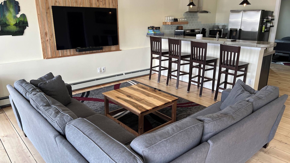Chassell Apartment | Einerlei Suite Apartment, Warm 2 bedroom apartment from Borealis Escapes