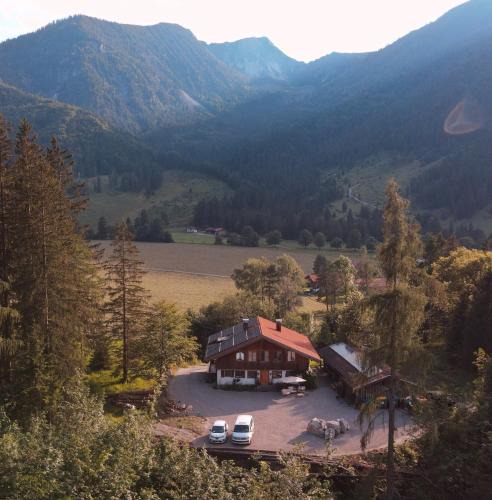 Bayrischzell Apartment | Einzigartiges Berg-Chalet in Alleinlage bis zu 21 Personen