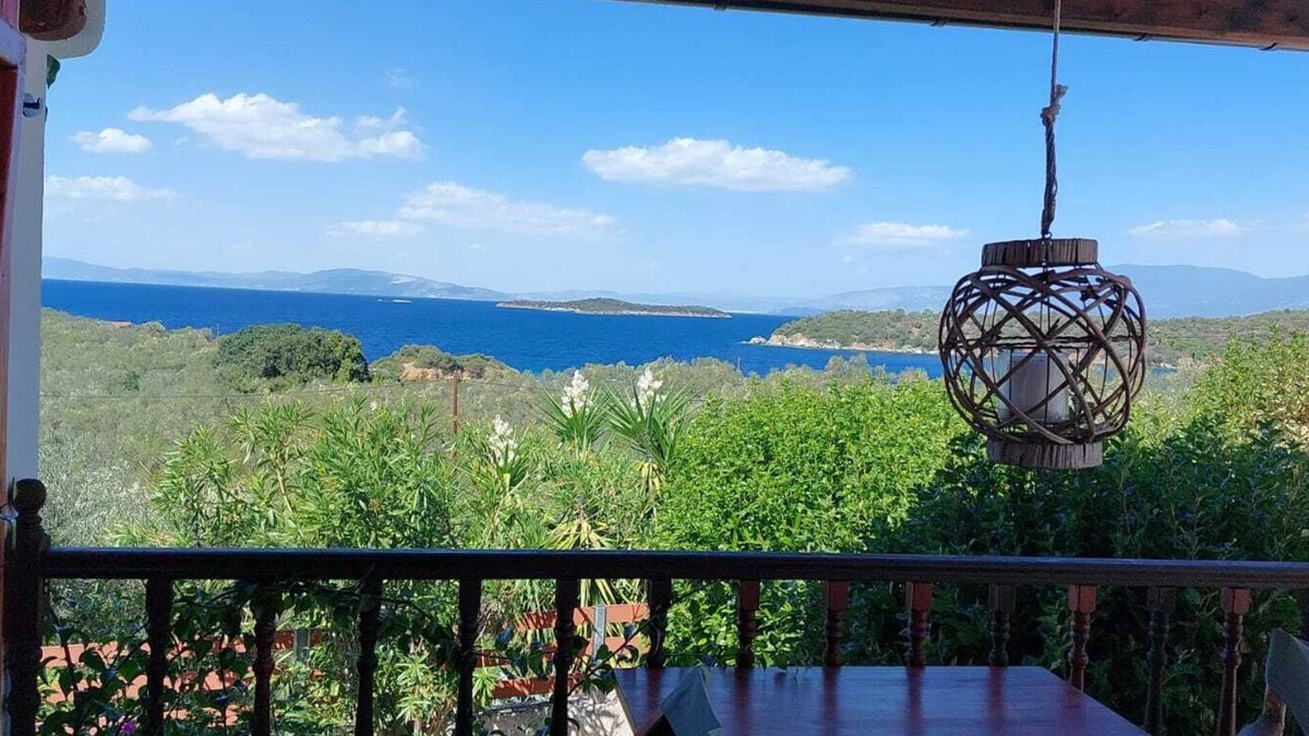 Pella Region Villa | Eione villa on Paleo Trikeri Island with great sea views