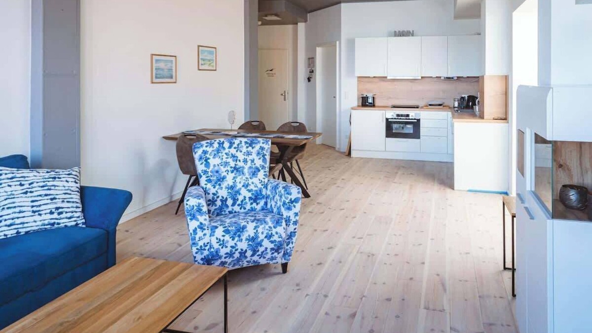 Barth Apartment | Eismöwe Summary: Harb