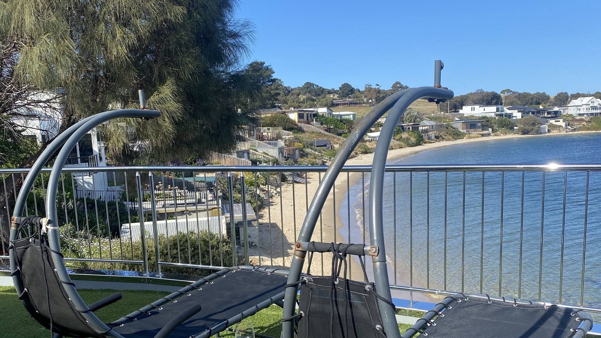 Clarence City Council House | EJ'S Beachouse