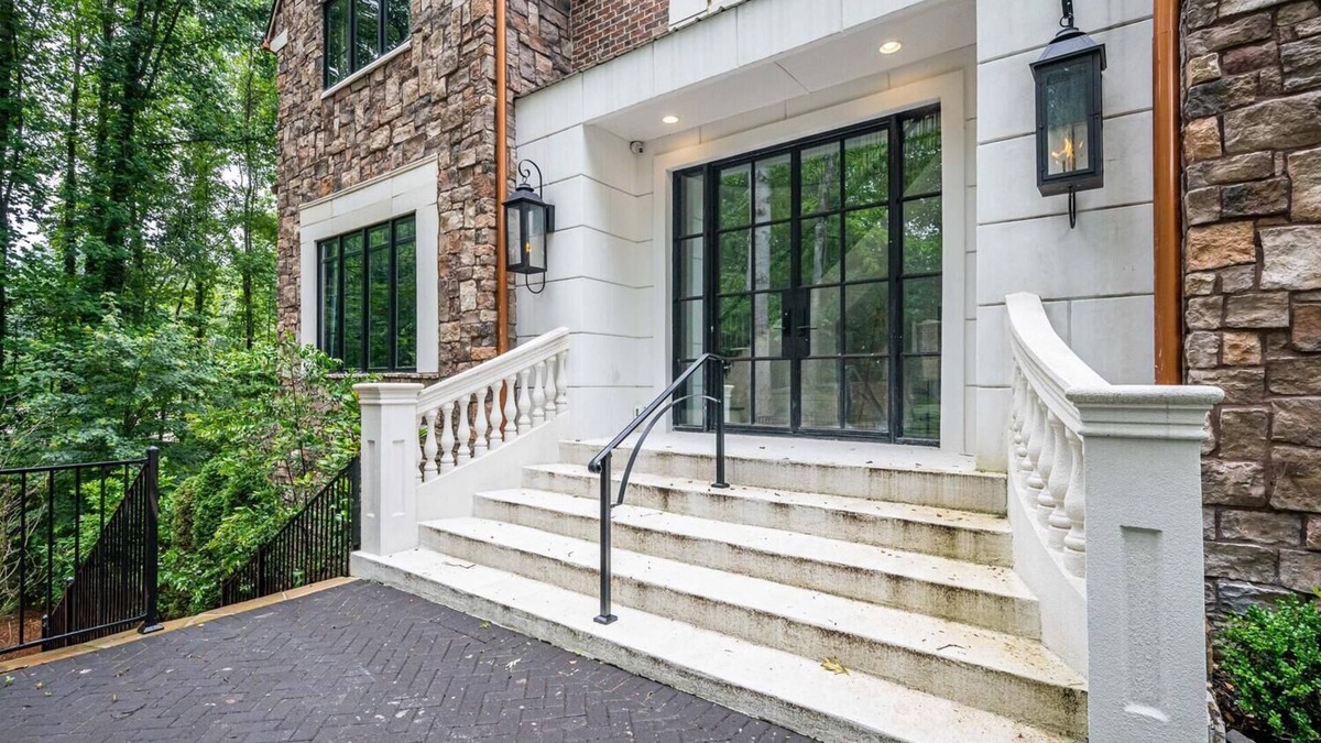 Southwestern House | Ekabo Home Adams Mansion ~10K Sqft ~ 6BD/7BA ~15min to Airport