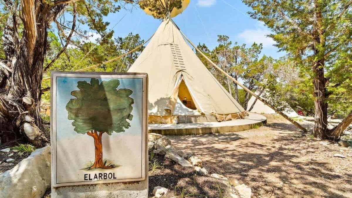 Dripping Springs House | El Arbol | King Tipi w/Fire Pit + Pool Access