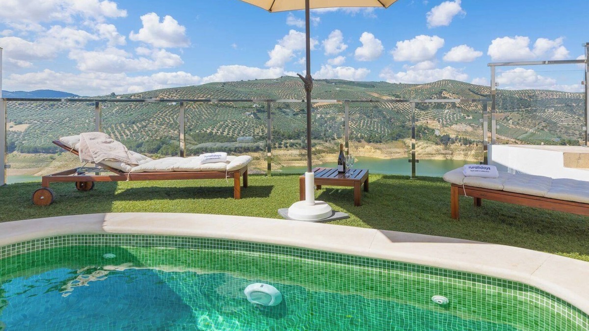 Iznajar Villa | El Arrebol Iznájar by Ruralidays