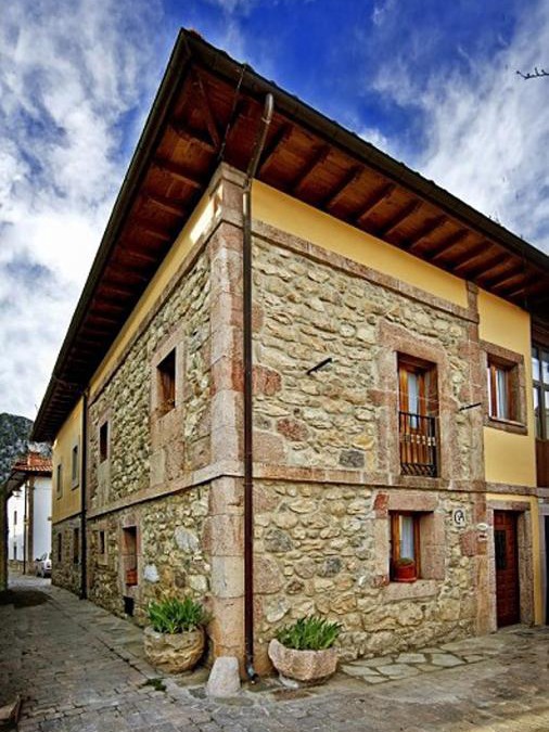 Cabrales House | El Camino Real II *