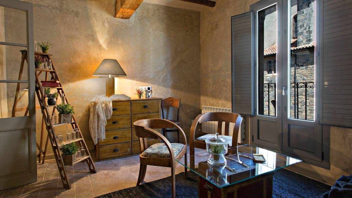 Olot Apartment | El Campaner, apartment with indoor pool access