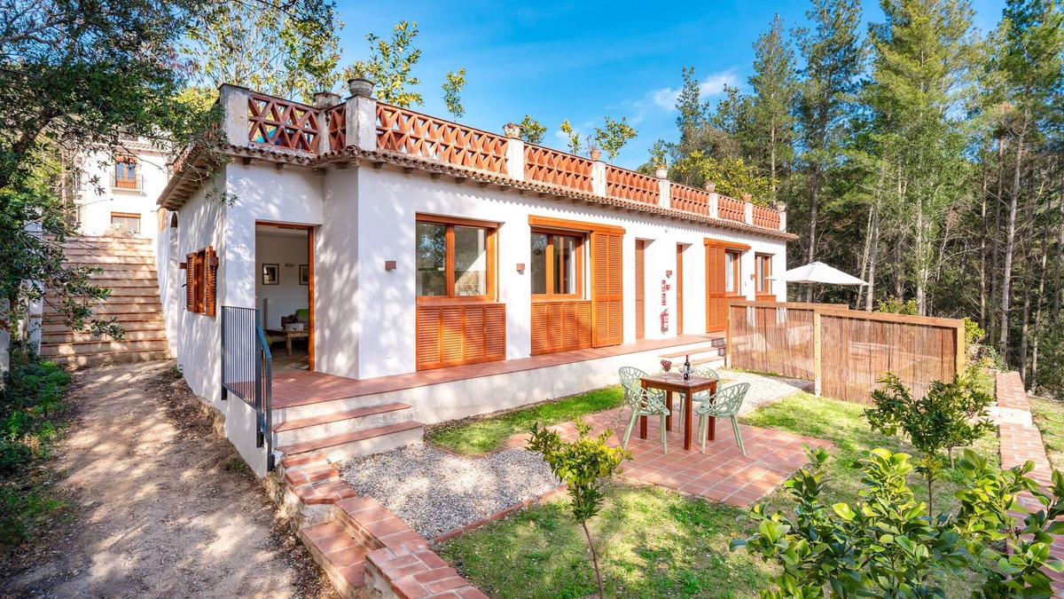 Can Ginebre Apartment | El Ginkgo - Spacious apartment in Masia