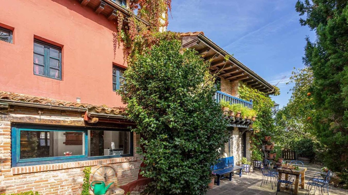 Val De San Vicente House | El Jardín Escondido de Helgueras