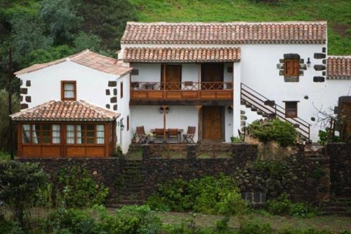 Santa Maria de Guia de Gran Canaria House | El Junquillo by Villas Rivero