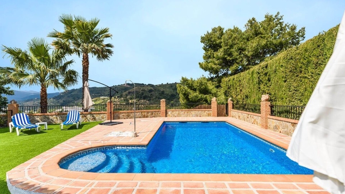 Alozaina Villa | El Lagar de Alozaina by Ruralidays