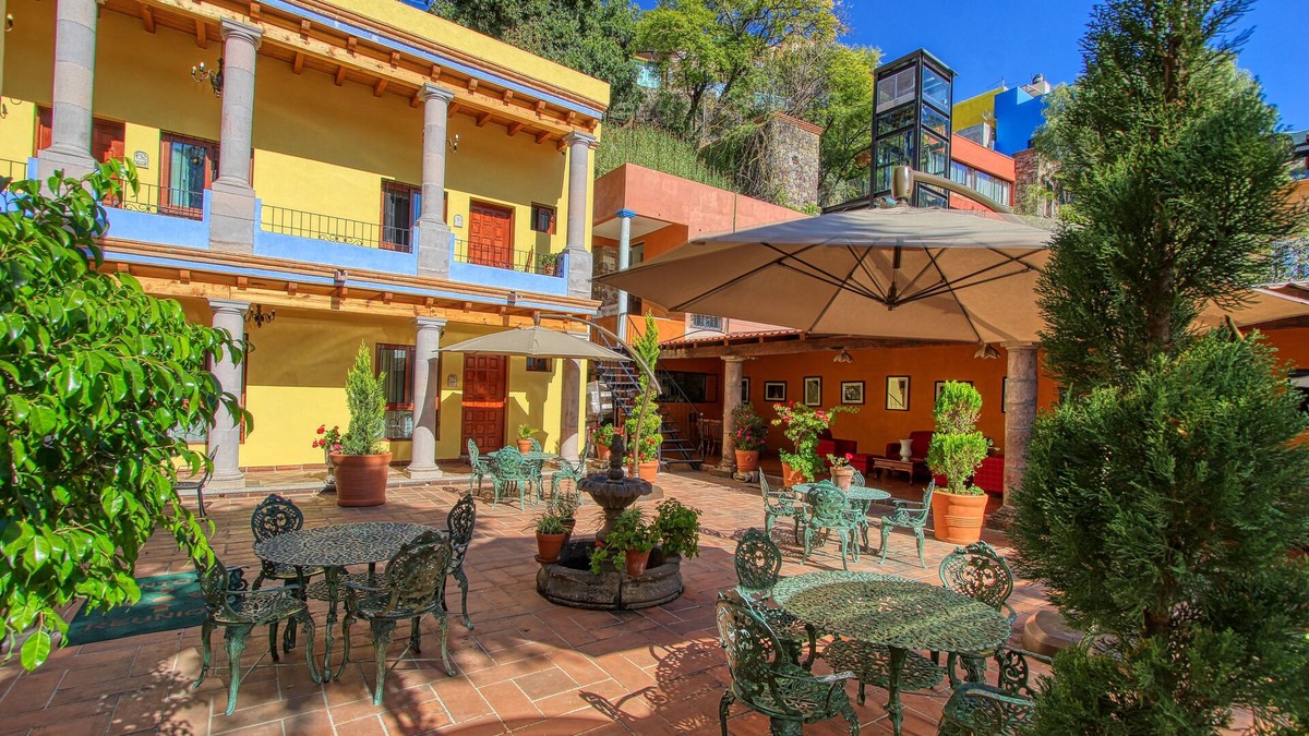 Zona Centro Hotel | El Mesón de los Poetas