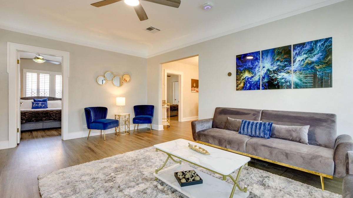 El Paso Apartment | El Paso Home w/Shared Patio Near Memorial Park