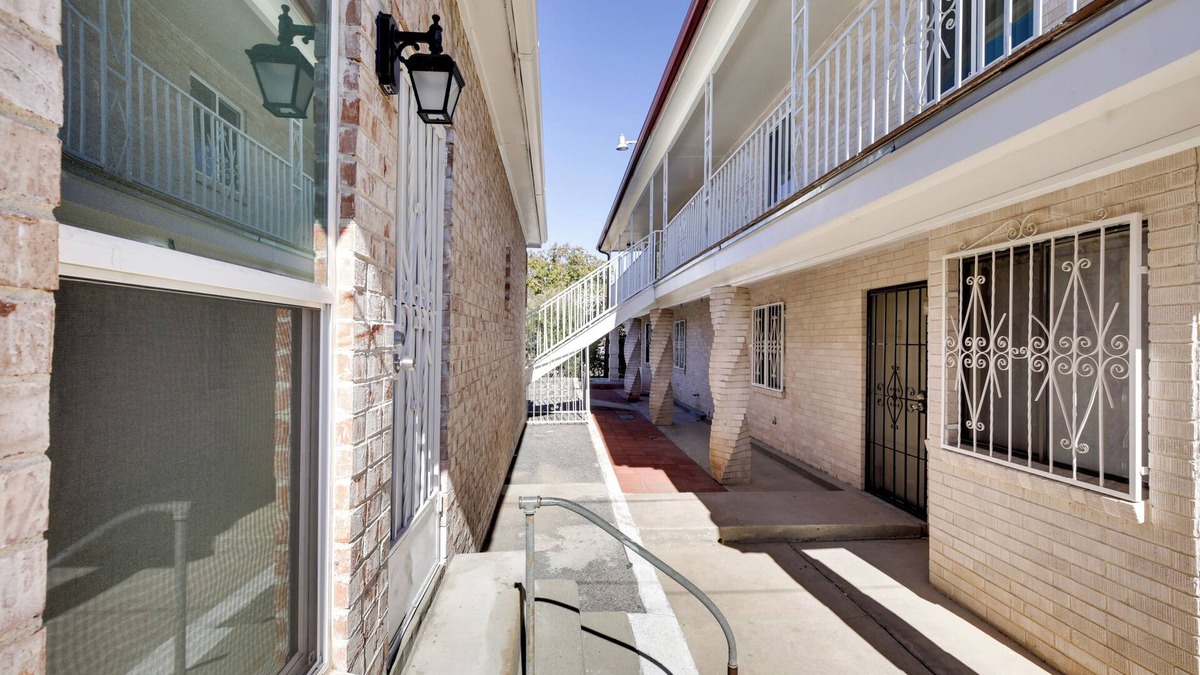 El Paso Cottage | El Paso Vacation Rental ~ 6 Mi to Downtown!
