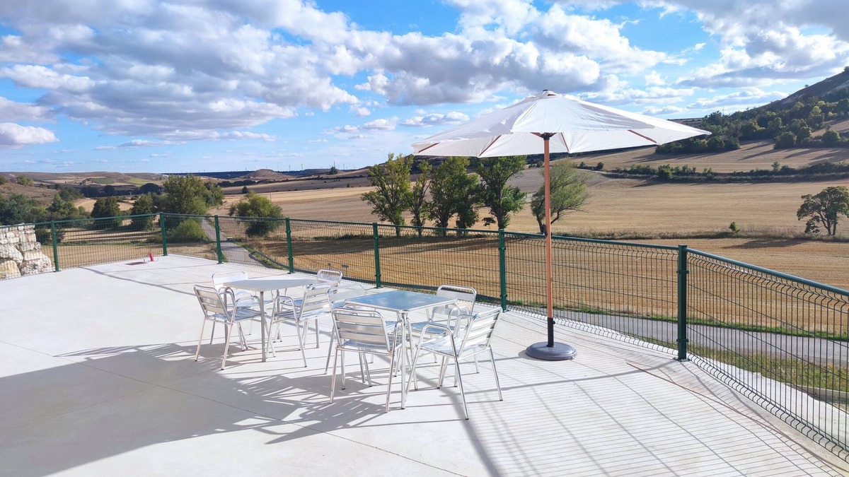 Valle de Santibanez Cottage | El Pastor cottage for 16 people