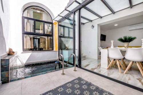 Cordoba Old City Apartment | El Patio del Agua - Luxury Center Apartment