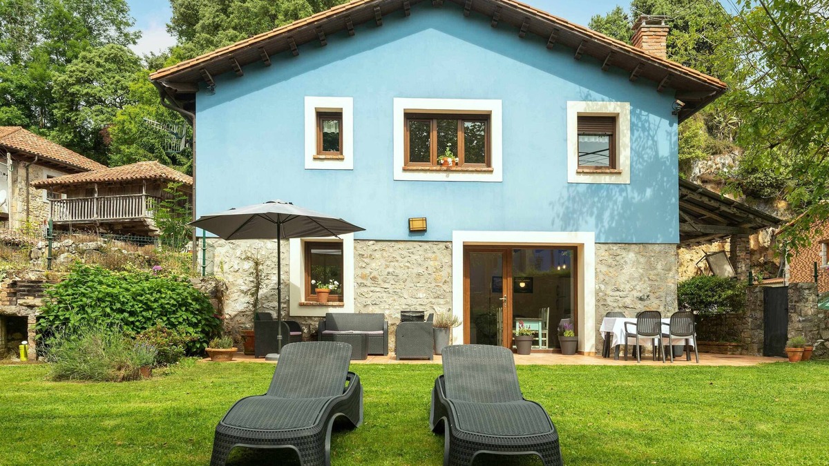 Rales House | El Toral village house