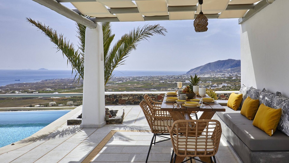 Vourvoulos Villa | El Verano Hideaway Villa