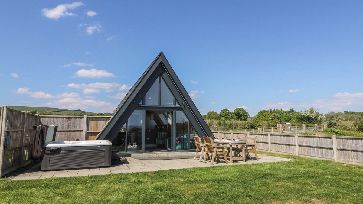 Llanyre Cottage | ELAN VALLEY WELSH - THE SHEEPFOLD, pet friendly in Llandrindod Wells