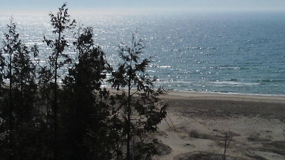 Elberta House | Elberta/Frankfort, Water Views, Near Beach, Sleeps 8