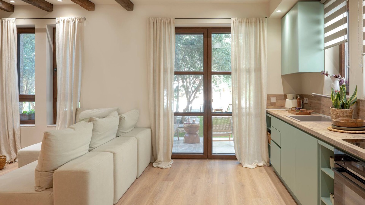 Ierissos Apartment | Elea 1 - Modern with comfortable furnishings and close proximity to the beach