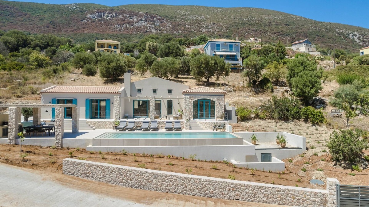 Zola Villa | Electra Zolla Villa