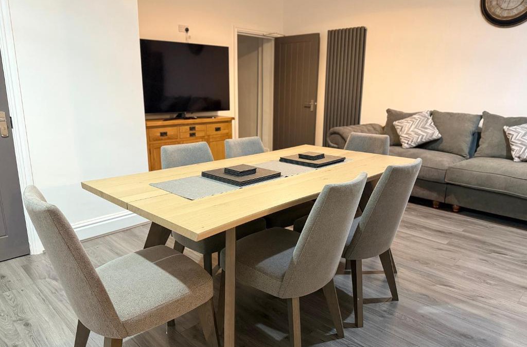 Edgbaston House | Elegance meets Comfort Free Parking Wifi Netflix and Ensuite Bathrooms