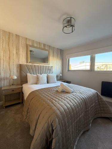 Cardiff City Centre Apartment | Elegant 1 Bed with free parking