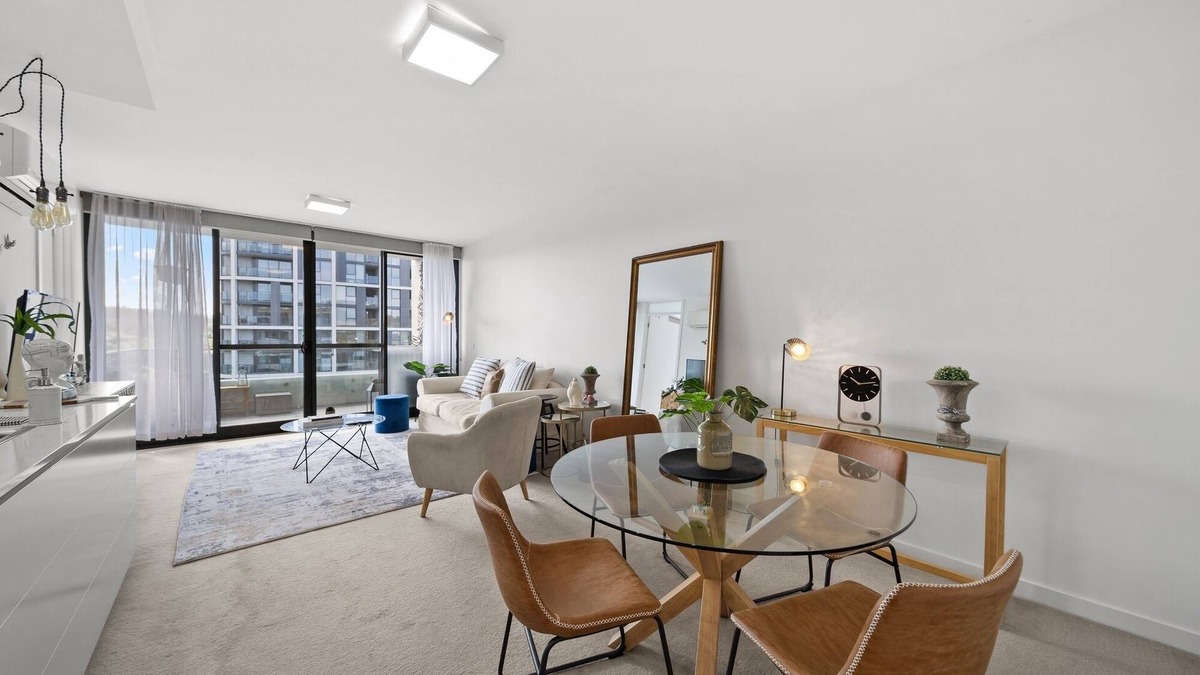 Lyons Apartment | Elegant 2-Bed with Pool, Alfresco Dining & Balcony