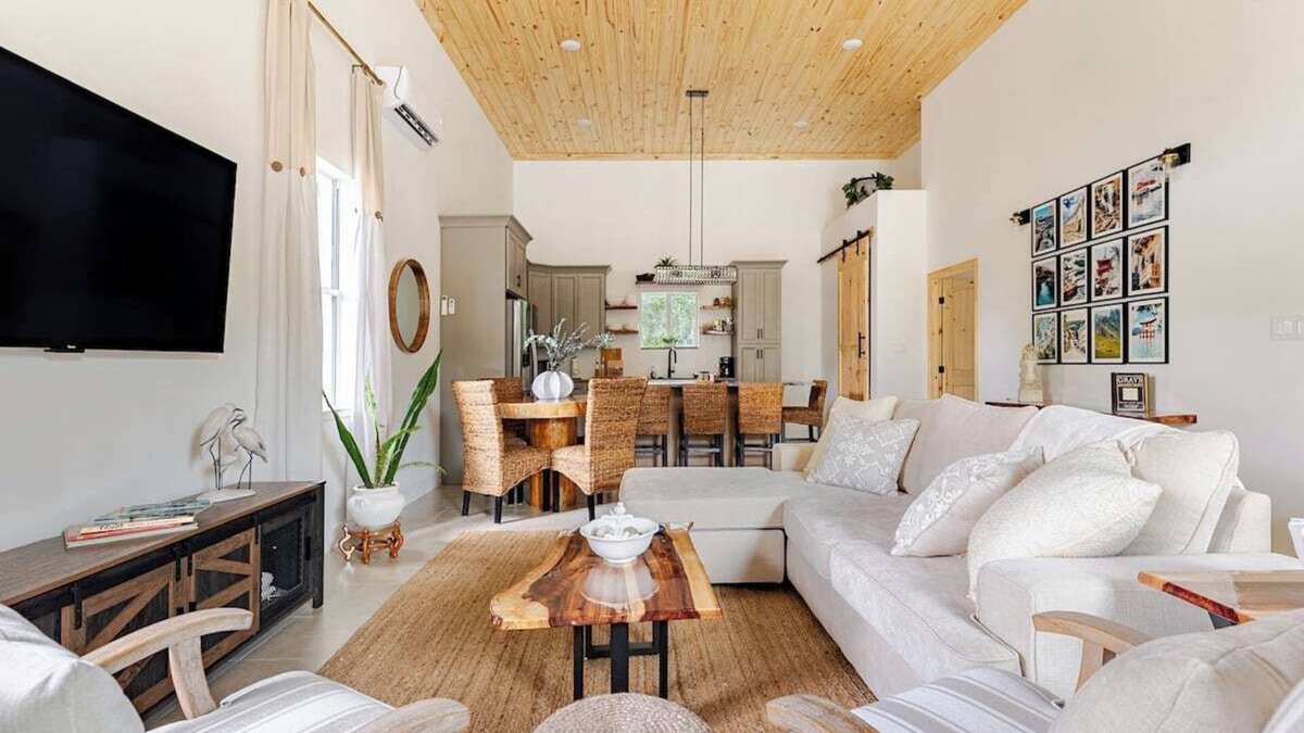 Sanford House | Elegant 2-bedroom 2-bathroom house in charming Sanford.