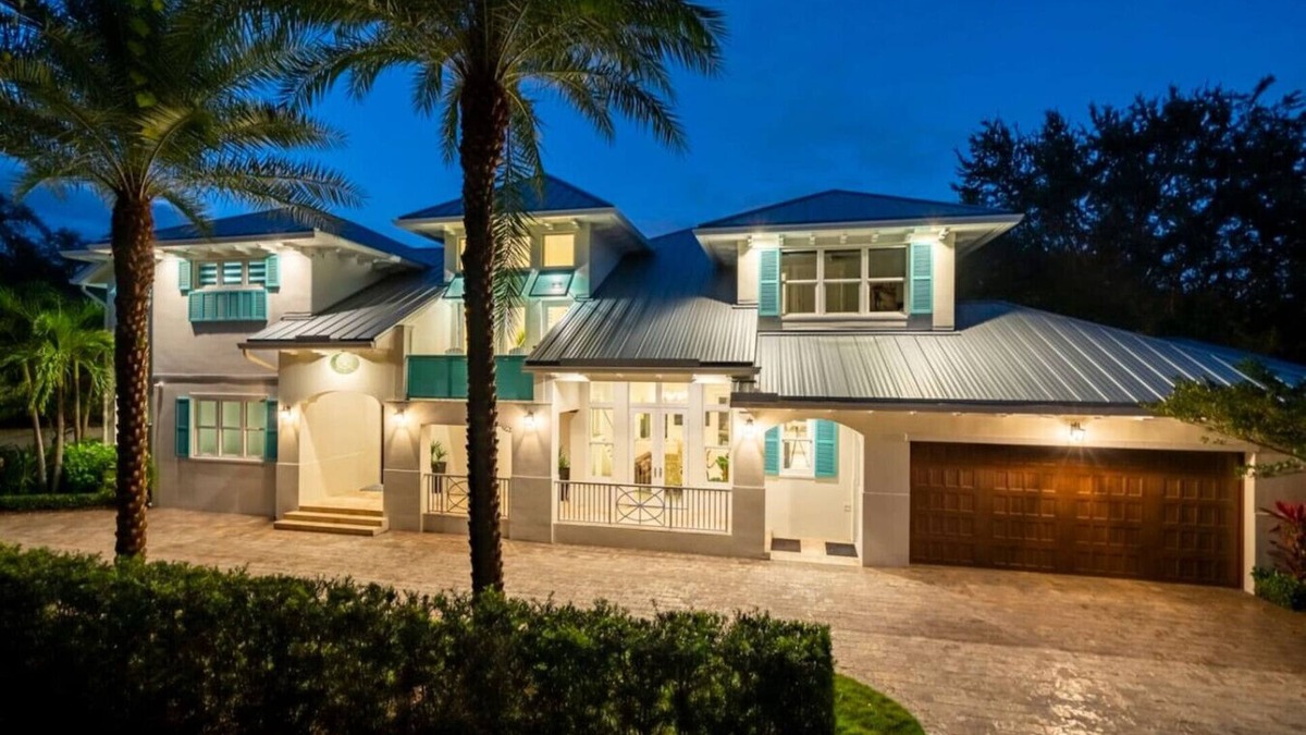 Stuart Apartment | Elegant 2018 Mansion with Private Pool