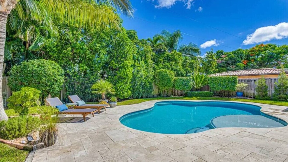 Southwest House | Elegant 2BR/2BA | Beach & Downtown Nearby