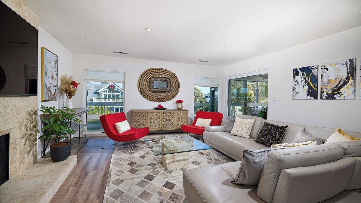 Coronado Condo | Elegant 3 bedroom/2.5 bath condo 1 blk from Hotel del Coronado