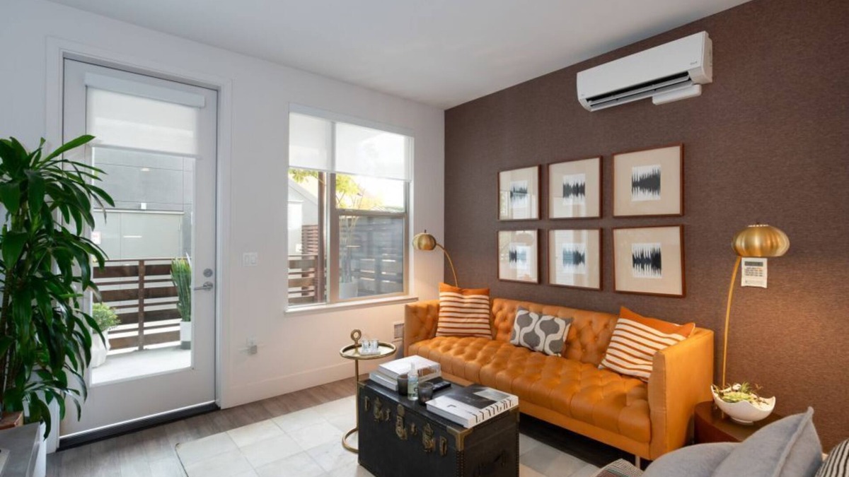 Menlo Park Condo | Elegant 3BR Condo with Outdoor Pool and Fire Pit at Elan Menlo
