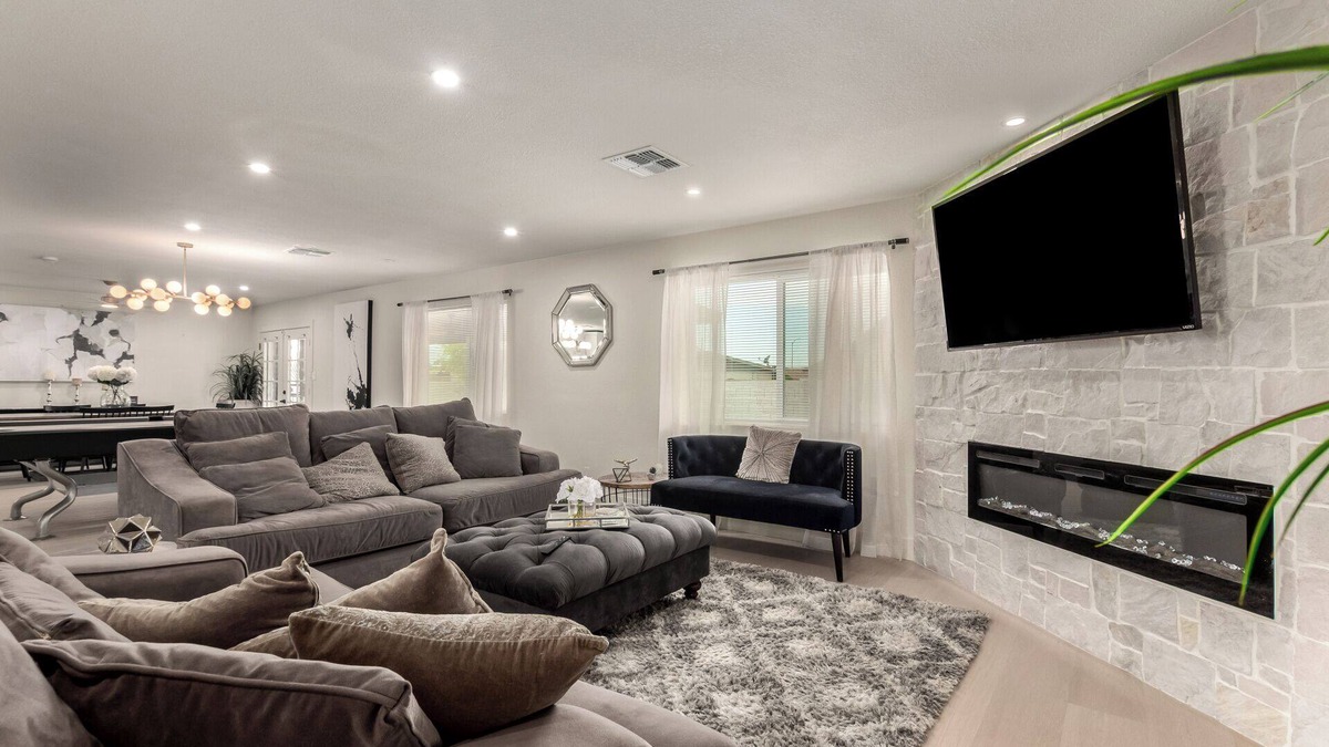 Bellair House | Elegant 4BD/2BA Home in Prime Glendale Location!