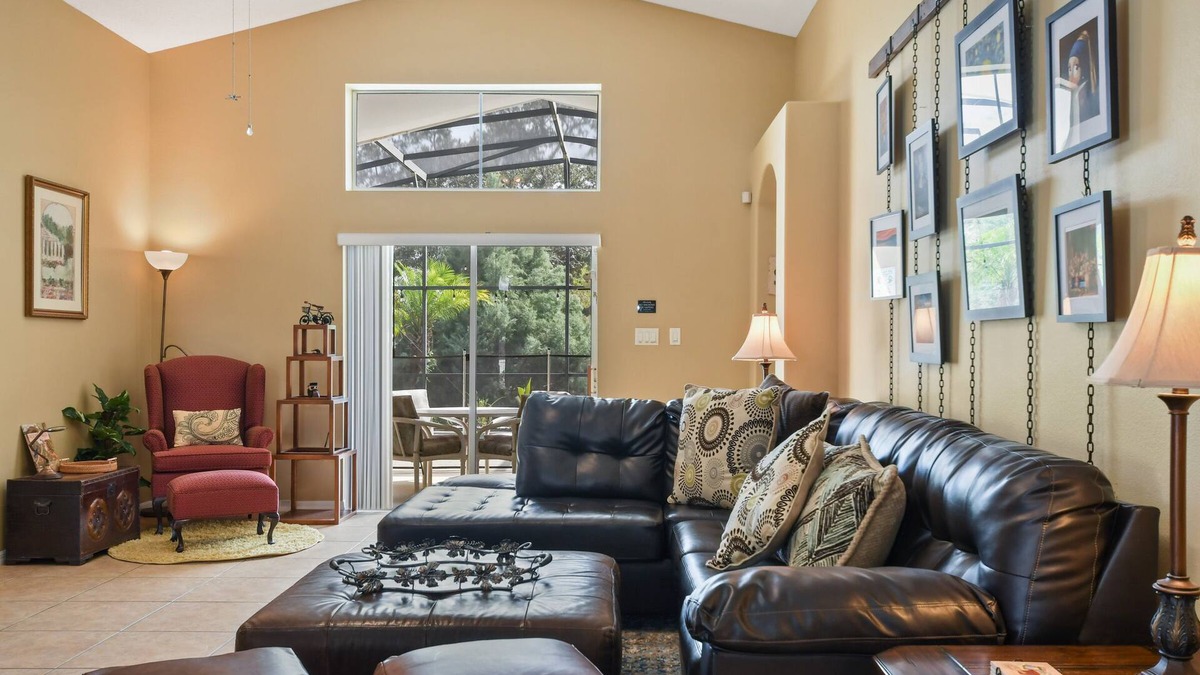 Orange Tree Villa | Elegant 5bd/4ba Villa with pool/Spa near Disney