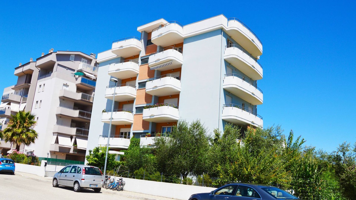 Alba Adriatica Apartment | Elegant 92 sq. m. apartment with large balconies 800 m. from the sea